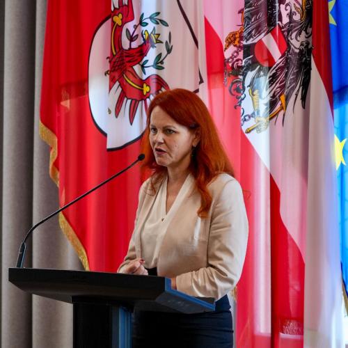 LR Cornelia Hagele